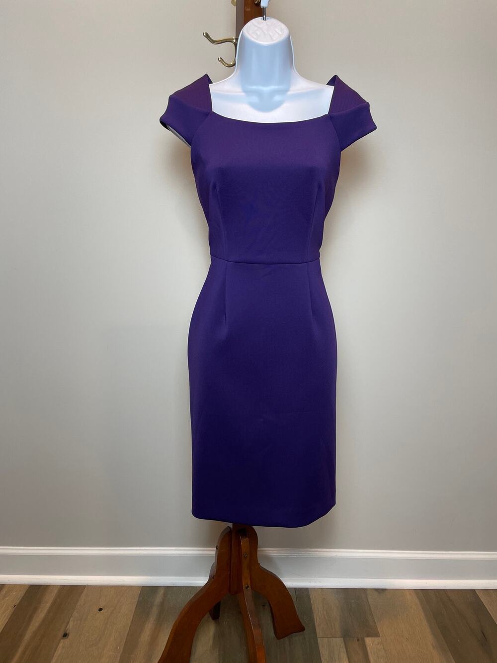 Calvin Klein Sheath Dress Size 6 Purple Cap Sleeve Square Neck Knee Length